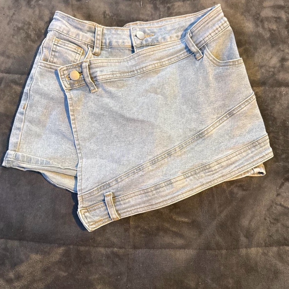 Stylish Denim Women Shorts